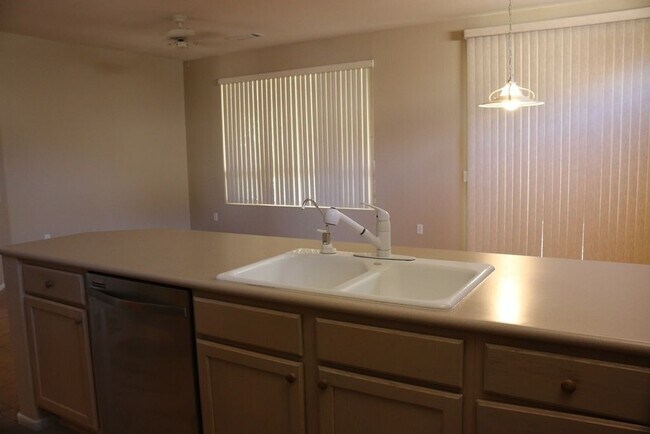 Building Photo - 20530 N Saratoga Way