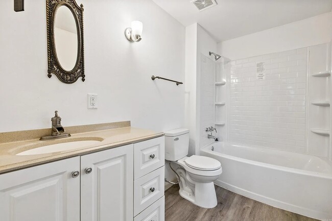 Building Photo - 3100 S Mulberry St