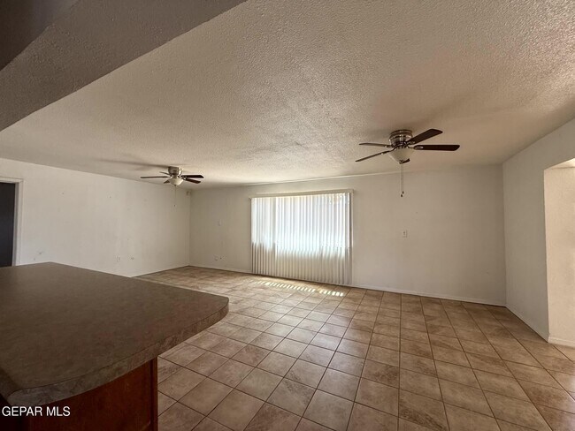 Building Photo - 2801 Hawick Rd