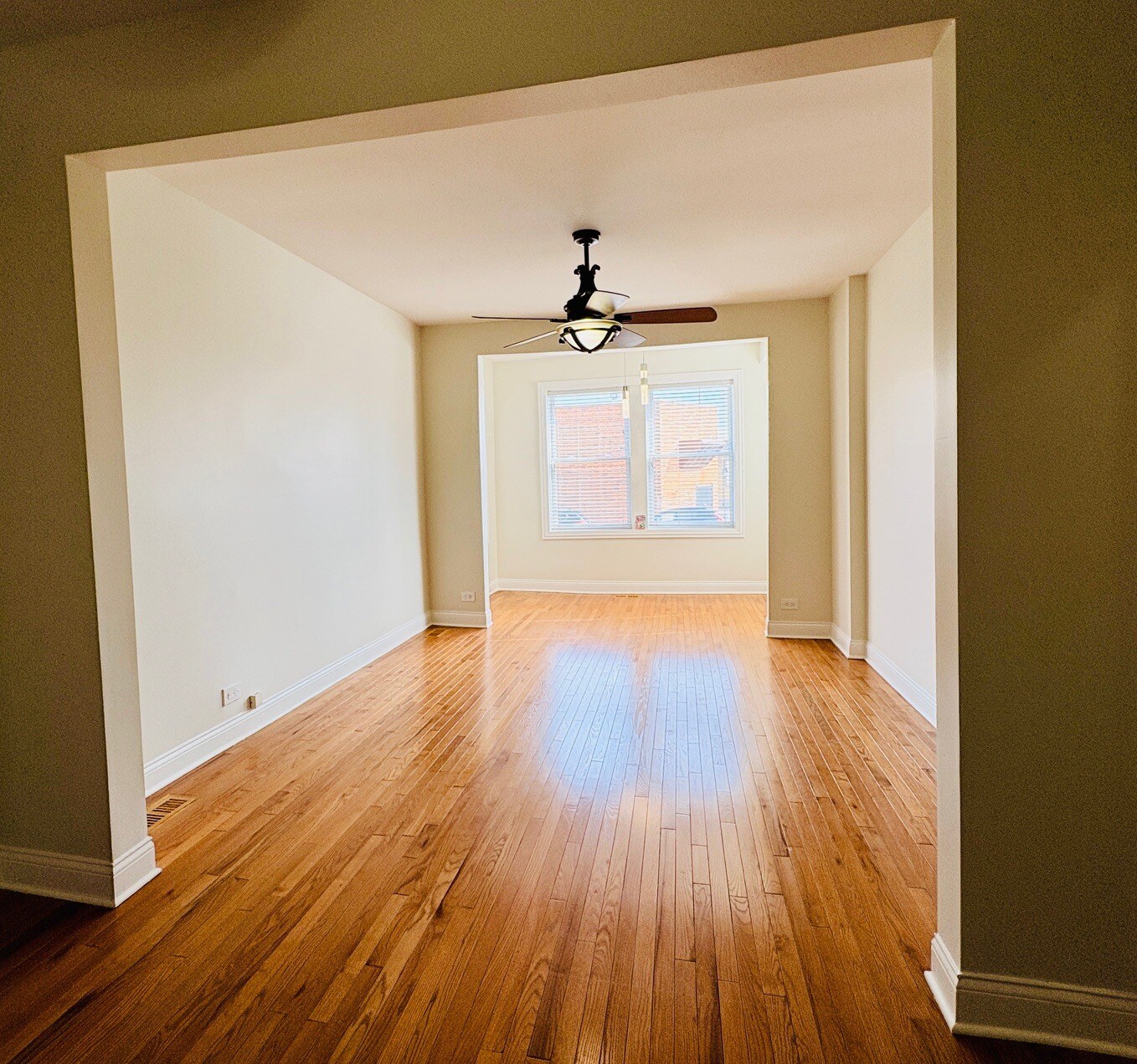 Building Photo - 3236 W Augusta Blvd