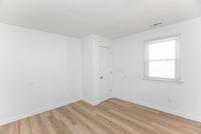 Building Photo - 9544 20th Bay St