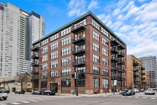 Primary Photo - 817 W Washington Blvd
