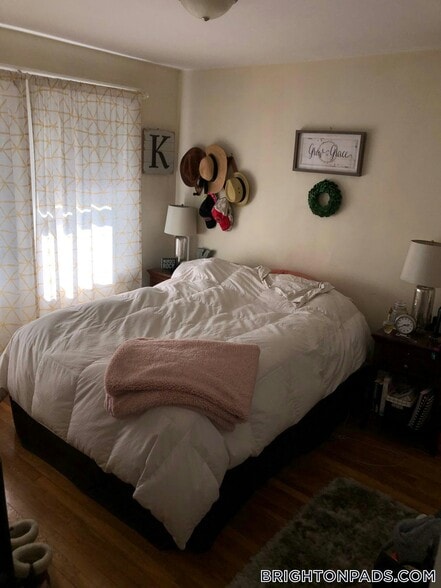 Building Photo - 62 Brock St