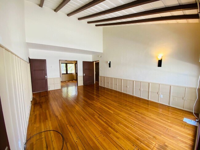 Interior Photo - 989-OUR KIDS' FUTURE, LLC