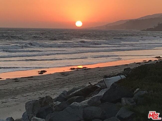 Building Photo - 30838 Broad Beach Rd