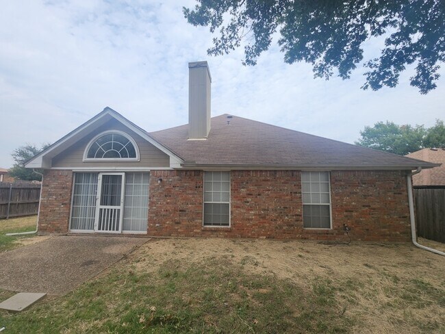 Building Photo - 700 Cross Ridge Ct