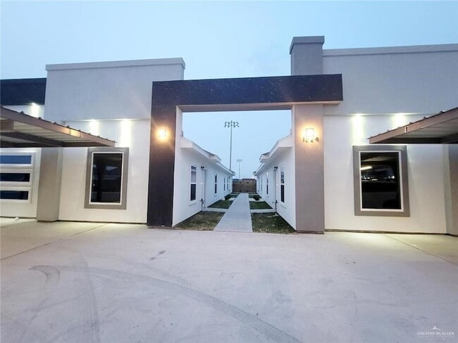 Building Photo - 1624 W Denise Dr