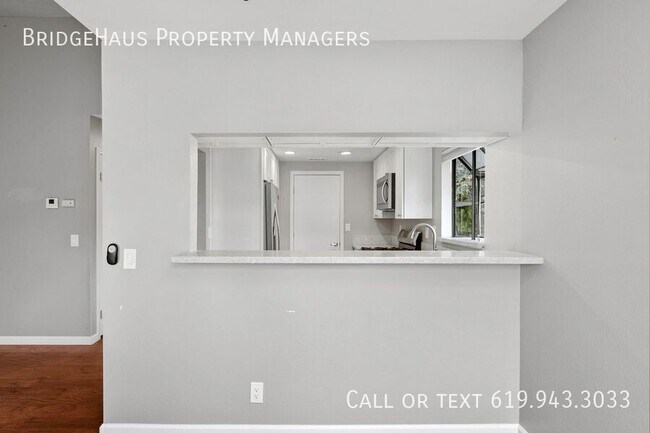 Building Photo - 1095 Shadowridge Dr