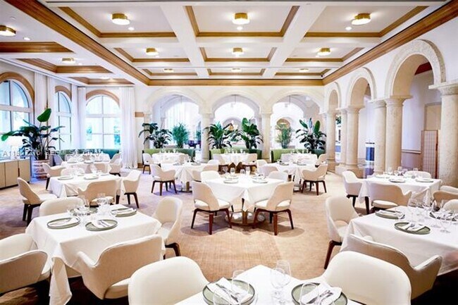 Building Photo - 789 Crandon Blvd