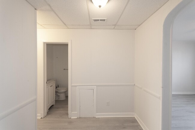 Building Photo - 3217 Dubois Pl SE