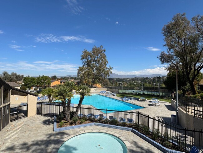 Building Photo - Beautiful 4Bd/2.5Ba Spacious Home in Missi...
