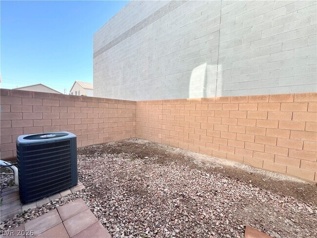 Building Photo - 5276 Sherwood Frst Ln