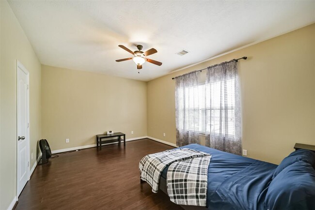 Building Photo - 24919 Ginger Ranch Dr