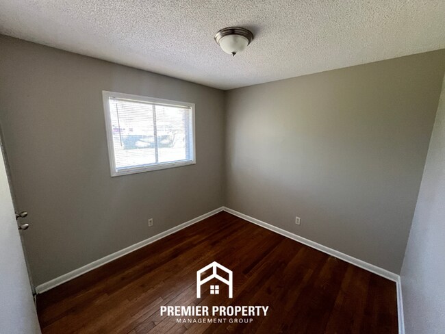 Building Photo - Spacious 3BR Home in 38118 | Hardwood Floors, Formal Dining & Large Fenced Yard