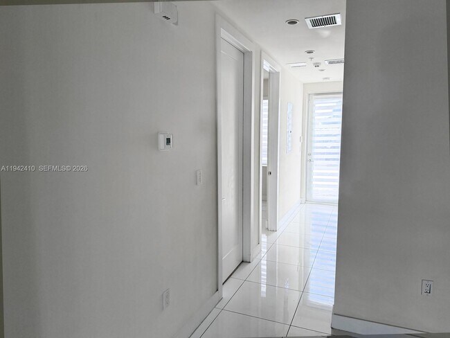 Building Photo - 10220 NW 63rd Terrace