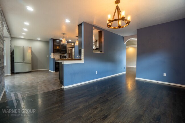 Building Photo - 7645 Hollandale Dr