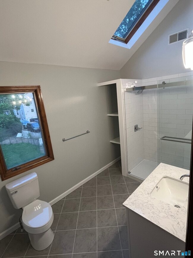 Building Photo - 14 Plymouth Ave