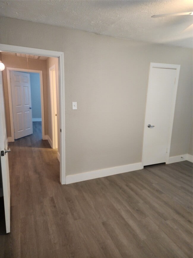 Building Photo - 4526 Kingsbury St