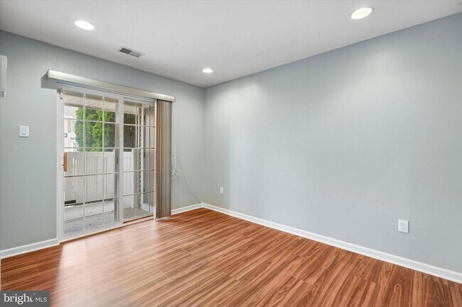Building Photo - 222 Flagstone Rd