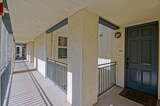 Building Photo - Bright & Airy, Recently Updated 3rd Floor Apartment in the Catalina Building Across from Central ...