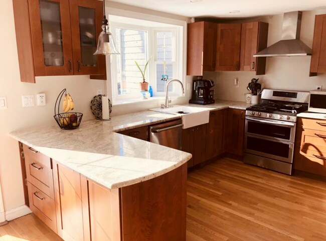 Building Photo - 47 Glen Ave