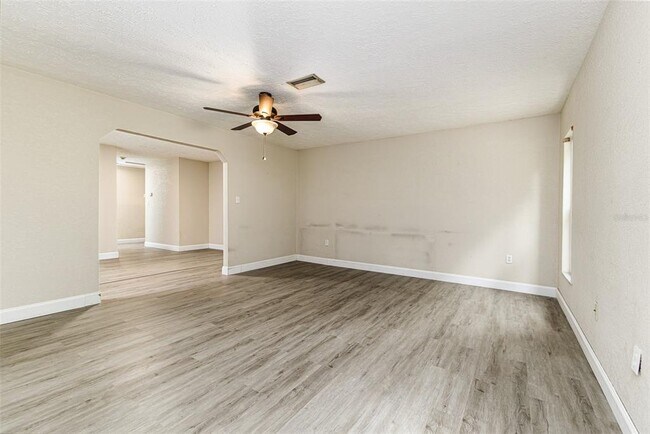 Building Photo - 5680 Durrance Rd