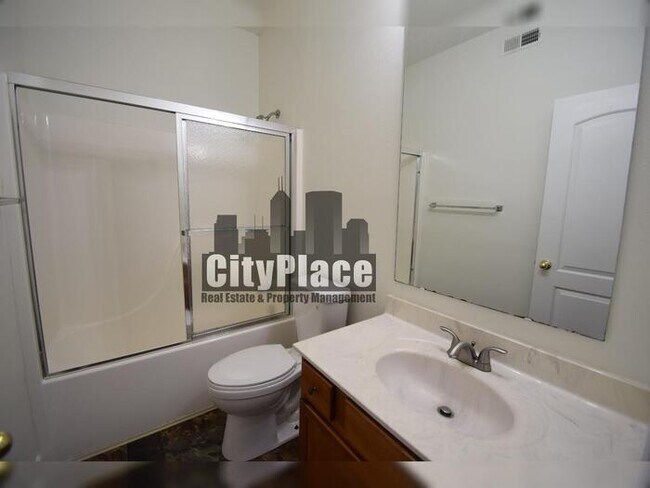 Building Photo - 1750 Buckeye Ct