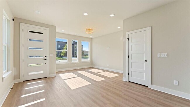 Building Photo - 1303 SW Journey Ln