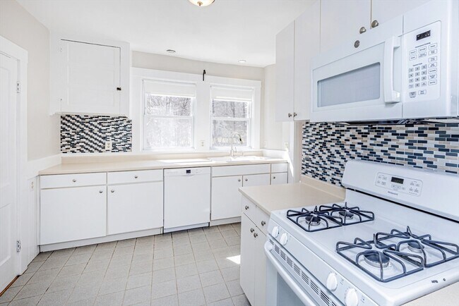 Building Photo - 1-3 Cassimere St