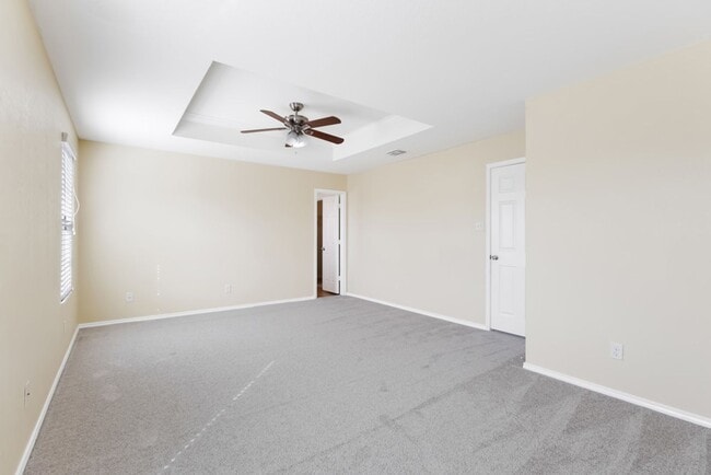 Building Photo - Charming Home Awaits: Spacious & Modern Living in a Prime Location