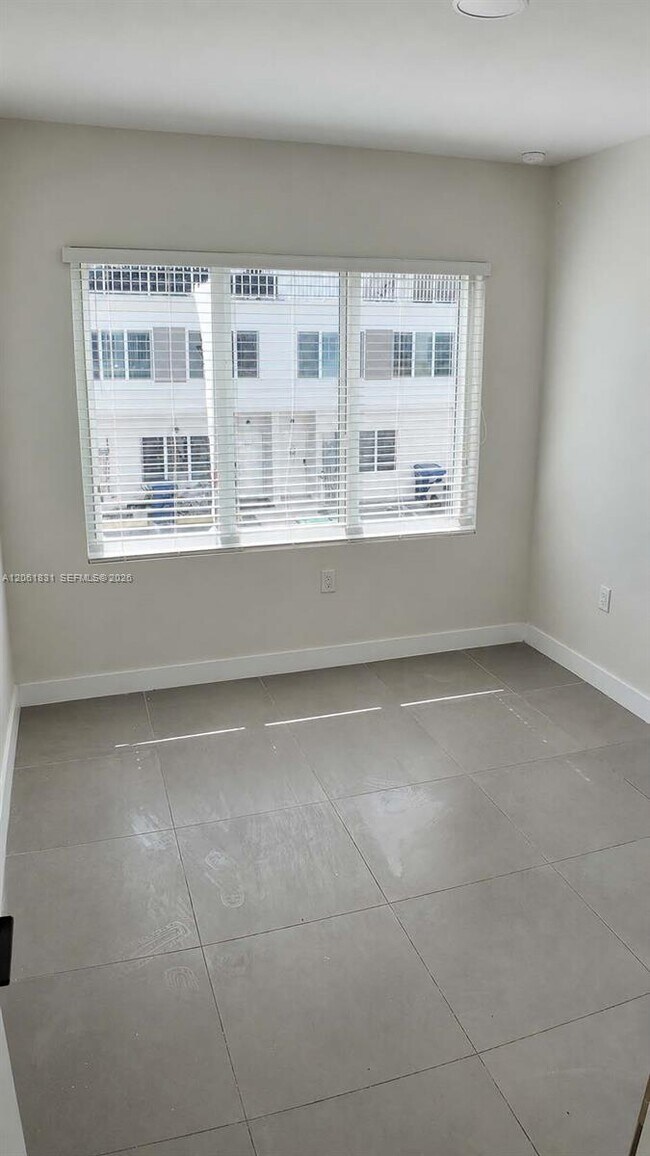 Building Photo - 25813 SW 144th Ave
