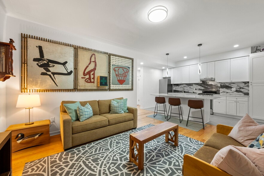 Building Photo - 6015 Boulevard E