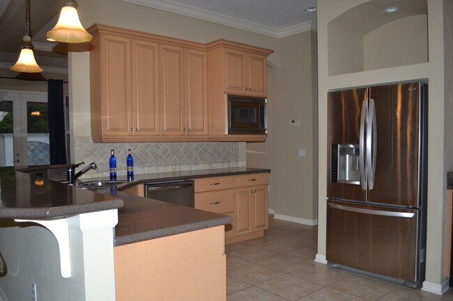 Building Photo - 3813 SW 91st Dr