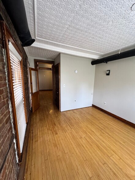 Building Photo - 317 Montgomery St