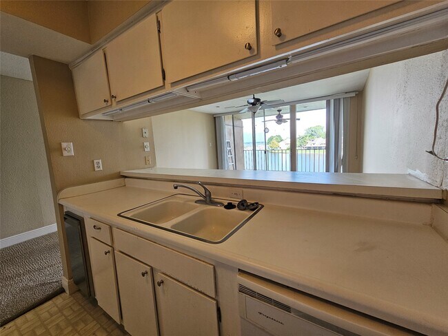 Building Photo - 12600 Melville Dr