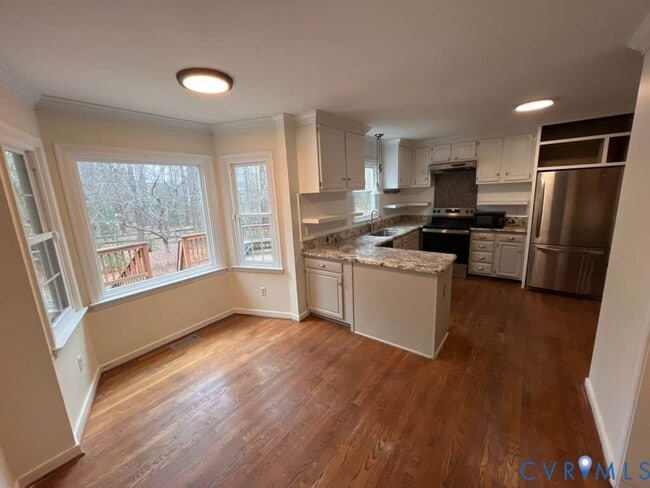 Building Photo - 5916 Park Forest Ln