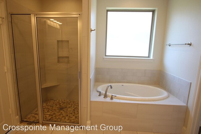 Building Photo - 4 br, 2.5 bath House - 1243 Nate Circle