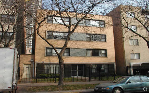 Building Photo - 6007 N Kenmore Ave