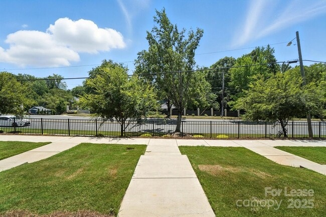 Building Photo - 952 Broad River Ln