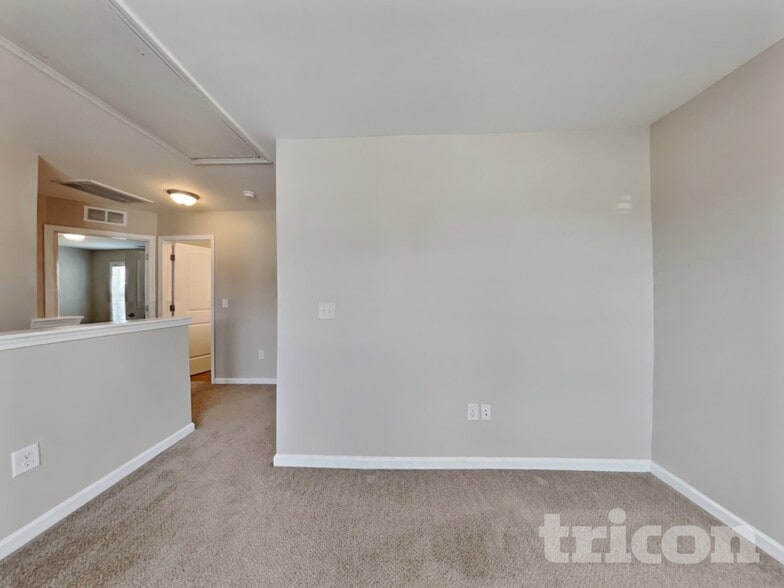 Building Photo - 15 Coswell Ct