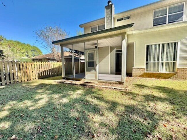 Building Photo - 302 Cll Escada