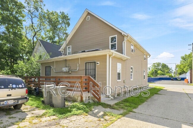 Building Photo - 2414 English Ave