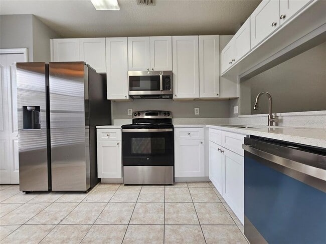 Building Photo - 2456 Lake Woodberry Cir