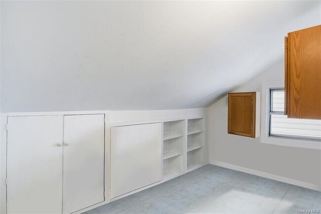 Building Photo - 1 Bayview Ave