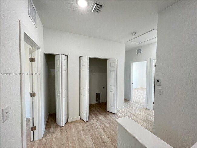 Building Photo - 436 NW 14th Way