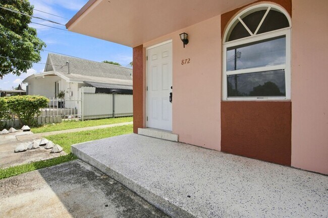 Building Photo - 872 NW 108th St