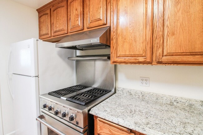 Building Photo - 1710 Huasna Dr