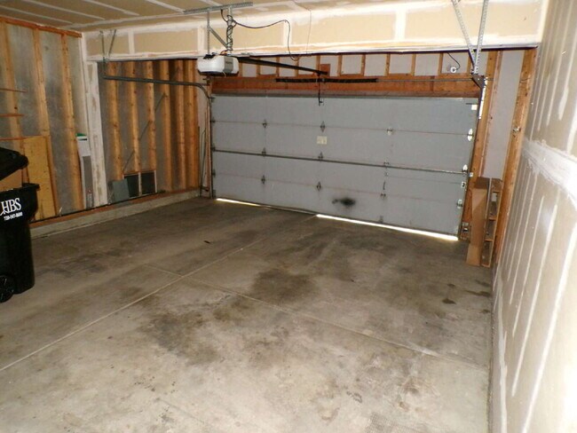 Building Photo - Four Lakes - Centennial - 3 Bedroom - 3 Ba...