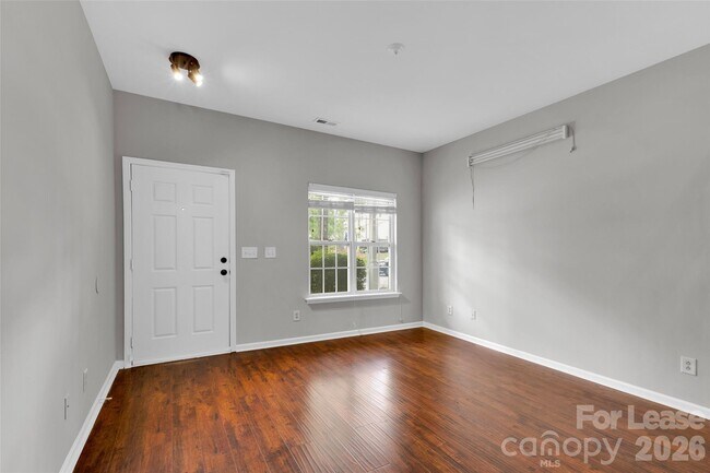 Building Photo - 11054 Dixie Hills Dr