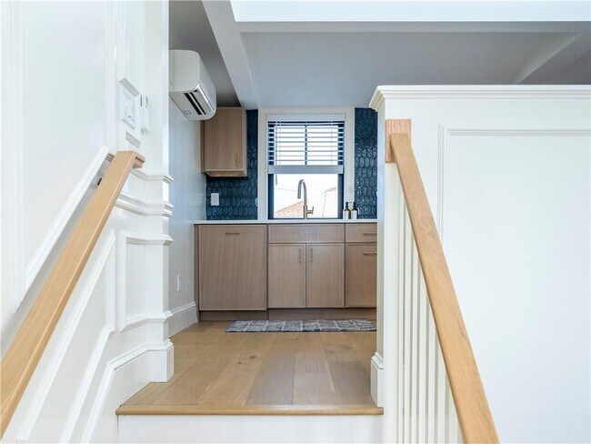 Building Photo - 7 Dearborn St